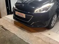 Usata Peugeot 208 Active 82 CV (60 kW) 2016 Blu Utilitaria