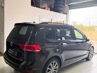 Käytetty VW Touran Comfortline 150 HP (110 kW) 2017 Musta Tila-auto