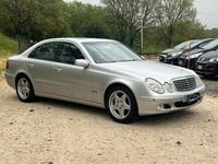 Usata Mercedes E240 Elegance 176 CV (129 kW) 2003 Argento Berlina
