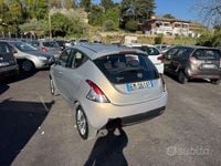 Usado Lancia Ypsilon S 69 HP (50 kW) 2012 Castanho Citadino