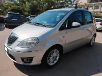 Usata Lancia Musa 95 CV (69 kW) 2011 Argento Monovolume