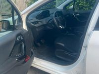 Usata Peugeot 208 82 CV (60 kW) 2016 Bianco Utilitaria