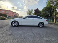 Usata Mercedes E220 170 CV (125 kW) 2012 Bianco Coupé