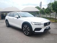 Usata Volvo V60 CC 190 CV (139 kW) 2021 Bianco Station wagon