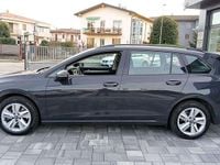 Usata VW Golf VIII Life 116 CV (85 kW) 2022 Grigio Station wagon