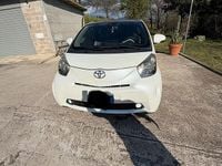 Usata Toyota iQ 90 CV (66 kW) 2010 Bianco Utilitaria