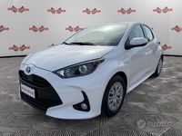 Usata Toyota Yaris Hybrid Active 116 CV (85 kW) 2021 Bianco Berlina