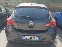 Usata Opel Astra 110 CV (80 kW) 2012 Nero Berlina