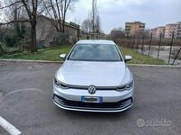 Usata VW Golf VIII Life 116 CV (85 kW) 2022 Grigio Berlina