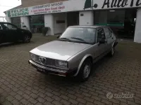 Usata Alfa Romeo Alfetta 122 CV (89 kW) 1983 Grigio Berlina