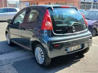 Usata Peugeot 107 68 CV (50 kW) 2008 Grigio Utilitaria