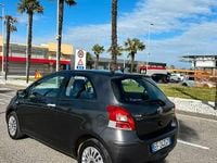 Usata Toyota Yaris Sol 69 CV (50 kW) 2010 Grigio Utilitaria