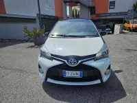 Usata Toyota Yaris Hybrid Edition 73 CV (53 kW) 2016 Argento Berlina