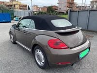 Usata VW Beetle 105 CV (77 kW) 2015 Marrone Utilitaria