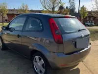 Usata Ford Fiesta 80 CV (58 kW) 2004 Grigio Utilitaria