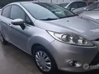 Begagnad Ford Fiesta 68 HK (50 kW) 2009 Grå Sedan