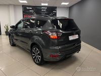 Usata Ford Kuga ST-Line 120 CV (88 kW) 2017 Grigio SUV