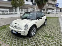 Usata Mini Cooper S 170 CV (125 kW) 2004 Bianco Utilitaria