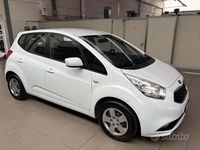 Begagnad Kia Venga Active 90 HK (66 kW) 2019 Vit Halvkombi