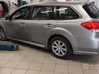 Usata Subaru Legacy 150 CV (110 kW) 2011 Grigio Station wagon