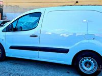Gebraucht Peugeot Partner 99 PS (72 kW) 2016 Weiß Van / Kleinbus