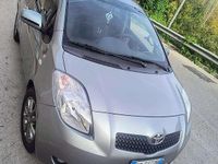 Usata Toyota Yaris Style 69 CV (50 kW) 2008 Grigio Utilitaria