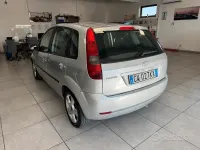 Usata Ford Fiesta 68 CV (50 kW) 2005 Grigio Utilitaria