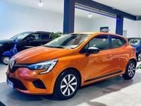 Usata Renault Clio V Life 65 CV (47 kW) 2023 Arancione Berlina