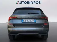 Usado Skoda Kamiq 110 CV (80 kW) 2024 Gris SUV