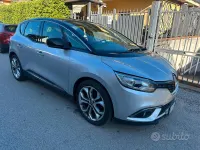 Usata Renault Scénic 110 CV (80 kW) 2019 Grigio Monovolume