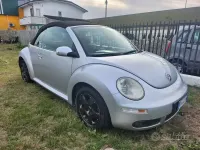 Usata VW New Beetle 105 CV (77 kW) 2007 Grigio Utilitaria