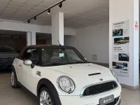 Usata Mini Cooper S Cabriolet 184 CV (135 kW) 2011 Bianco Cabrio