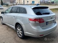 Usata Toyota Avensis 150 CV (110 kW) 2009 Grigio Station wagon
