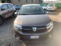 Usata Dacia Sandero Acces 73 CV (53 kW) 2019 Marrone Berlina