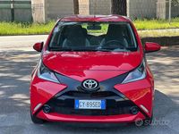 Usata Toyota Aygo 69 CV (50 kW) 2015 Rosso Utilitaria