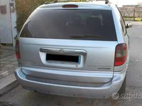 Usata Chrysler Grand Voyager Limited 150 CV (110 kW) 2005 Grigio Monovolume