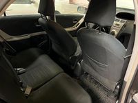 Usata Toyota Yaris 90 CV (66 kW) 2008 Grigio Berlina