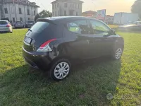 Usata Lancia Ypsilon 69 CV (50 kW) 2015 Nero Utilitaria
