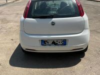 Usata Fiat Grande Punto 77 CV (56 kW) 2007 Bianco Utilitaria