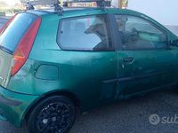 Usata Fiat Punto 80 CV (58 kW) 2000 Verde Utilitaria