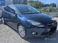 Usata Ford Focus Titanium 116 CV (85 kW) 2011 Blu Berlina