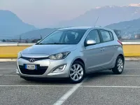 Usata Hyundai i20 Edition 75 CV (55 kW) 2013 Grigio Utilitaria