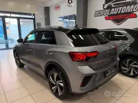 Usata VW T-Roc R-line 150 CV (110 kW) 2024 Grigio SUV