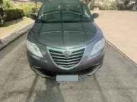 Usata Lancia Ypsilon Silver 69 CV (50 kW) 2017 Grigio Utilitaria