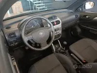 Usata Opel Tigra Edition 69 CV (50 kW) 2005 Cabrio