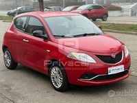 Usata Lancia Ypsilon Gold 69 CV (50 kW) 2017 Rosso Utilitaria