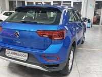 Usata VW T-Roc Life 110 CV (80 kW) 2022 Blu SUV