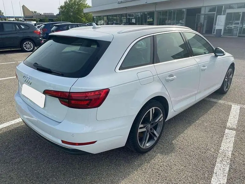 Occasion Audi A4 Business 190 PK (139 kW) 2017 Wit Stationwagen