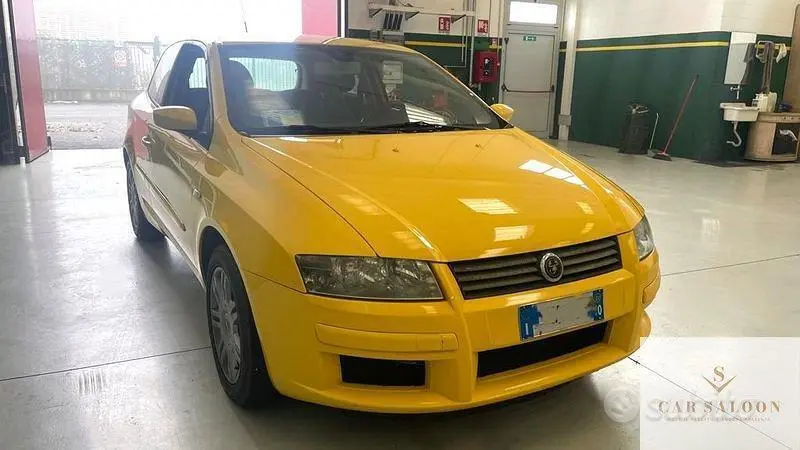 Usata Fiat Stilo Abarth 170 CV (125 kW) 2001 Giallo Berlina
