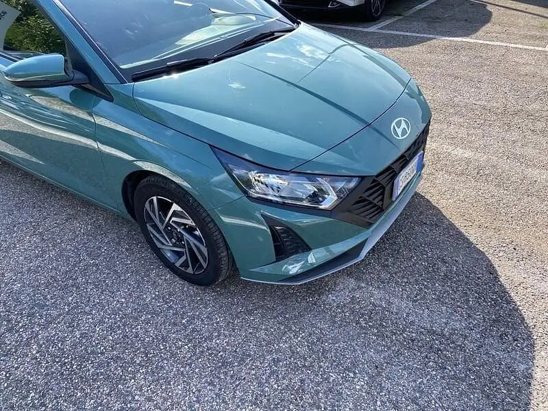 Begagnad Hyundai i20 83 HK (61 kW) 2024 Grön Sedan